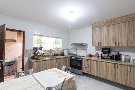 Casa à venda com 140m², 4 quartos e 2 vagasCozinha