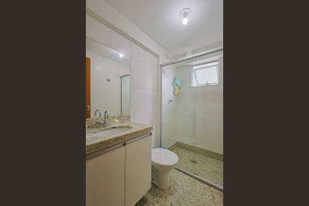 Banheiro de apartamento à venda com 2 quartos, 60m² em Gutierrez, Belo Horizonte