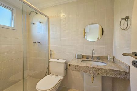 Apartamento para alugar com 168m², 3 quartos e 2 vagas Apartamento para alugar com 168m², 3 quartos e 2 vagasBanheiro da Suíte 1