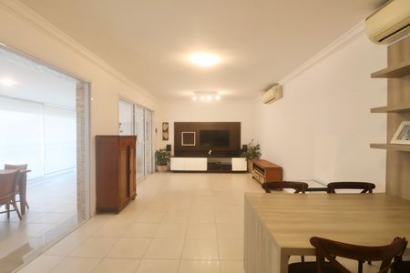 Apartamento para alugar com 170m², 3 quartos e 2 vagas Apartamento para alugar com 170m², 3 quartos e 2 vagasSala