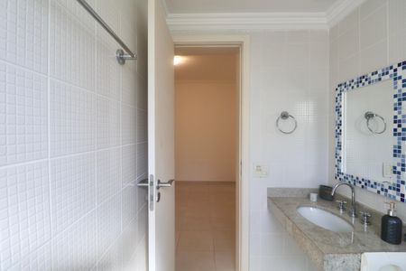 Apartamento para alugar com 170m², 3 quartos e 2 vagas Apartamento para alugar com 170m², 3 quartos e 2 vagasBanheiro Suíte 2