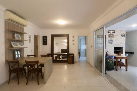 Apartamento para alugar com 170m², 3 quartos e 2 vagas Apartamento para alugar com 170m², 3 quartos e 2 vagasSala