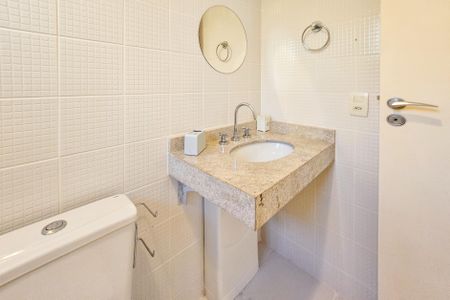 Apartamento para alugar com 168m², 3 quartos e 2 vagas Apartamento para alugar com 168m², 3 quartos e 2 vagasBanheiro da Suíte 1