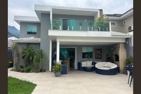 Casa de condomínio à venda com 180m², 4 quartos e 1 vagaÁrea externa