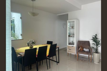 Sala de casa de condomínio à venda com 4 quartos, 180m² em Anil, Rio de Janeiro