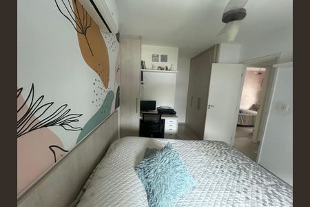 Casa de condomínio à venda com 180m², 4 quartos e 1 vagaQuarto