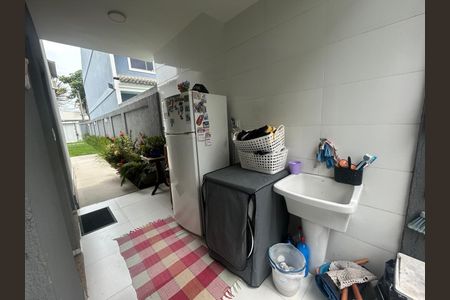 Casa de condomínio à venda com 180m², 4 quartos e 1 vagaÁrea de serviço