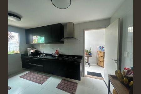 Casa de condomínio à venda com 180m², 4 quartos e 1 vagaCozinha