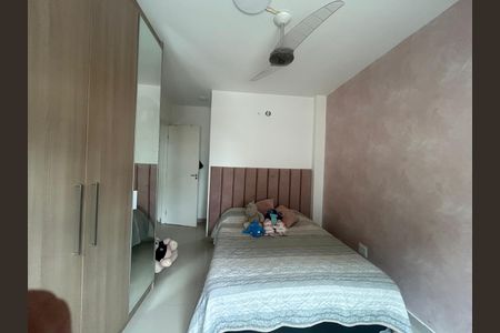 Casa de condomínio à venda com 180m², 4 quartos e 1 vagaQuarto