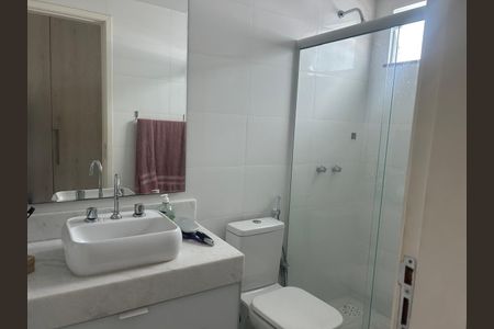 Casa de condomínio à venda com 180m², 4 quartos e 1 vagaBanheiro