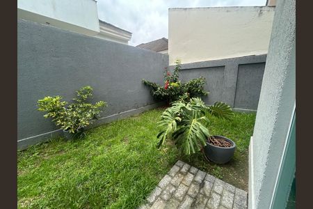 Casa de condomínio à venda com 180m², 4 quartos e 1 vagaÁrea externa