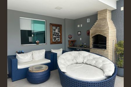 Casa de condomínio à venda com 180m², 4 quartos e 1 vagaÁrea externa