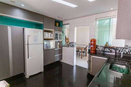 Apartamento à venda com 85m², 3 quartos e 2 vagas Apartamento à venda com 85m², 3 quartos e 2 vagasCozinha