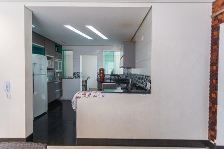 Apartamento à venda com 85m², 3 quartos e 2 vagas Apartamento à venda com 85m², 3 quartos e 2 vagasCozinha