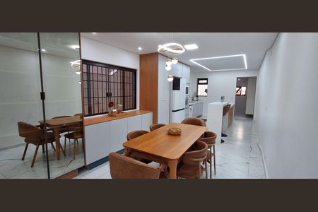 Casa à venda com 174m², 3 quartos e 2 vagasCozinha 