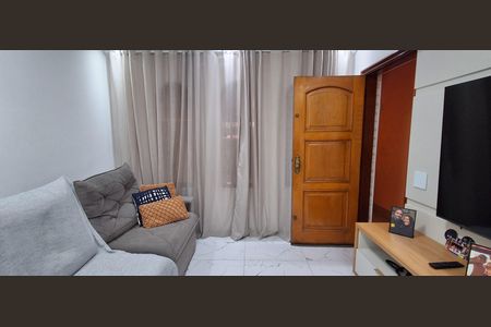 Casa à venda com 174m², 3 quartos e 2 vagasSala