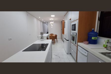 Casa à venda com 174m², 3 quartos e 2 vagasCozinha 