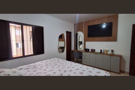 Casa à venda com 174m², 3 quartos e 2 vagas Casa à venda com 174m², 3 quartos e 2 vagasSuíte