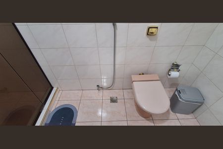 Casa à venda com 174m², 3 quartos e 2 vagas Casa à venda com 174m², 3 quartos e 2 vagasBanheiro Suíte