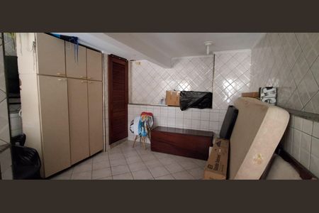 Casa à venda com 174m², 3 quartos e 2 vagas Casa à venda com 174m², 3 quartos e 2 vagasEdicula