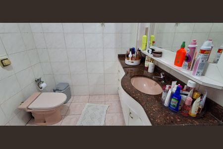 Casa à venda com 174m², 3 quartos e 2 vagas Casa à venda com 174m², 3 quartos e 2 vagasBanheiro Suíte