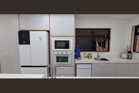 Casa à venda com 174m², 3 quartos e 2 vagas Casa à venda com 174m², 3 quartos e 2 vagasCozinha