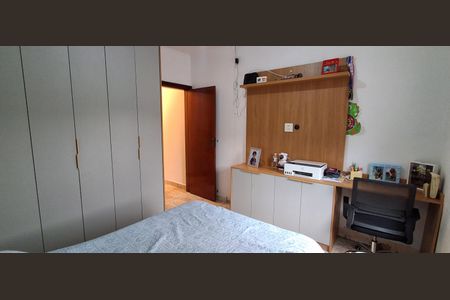 Casa à venda com 174m², 3 quartos e 2 vagas Casa à venda com 174m², 3 quartos e 2 vagasQuarto 1