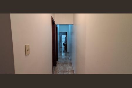 Casa à venda com 174m², 3 quartos e 2 vagas Casa à venda com 174m², 3 quartos e 2 vagasCorredor