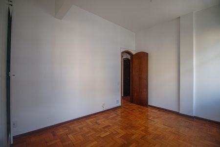 Apartamento à venda com 86m², 3 quartos e 1 vagaQuarto 2