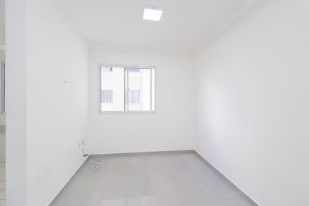 Sala de apartamento para alugar com 2 quartos, 40m² em Jardim Helian, São Paulo