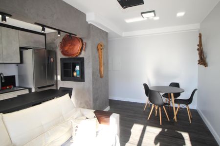 Sala de apartamento para alugar com 3 quartos, 72m² em Santa Maria Goretti, Porto Alegre