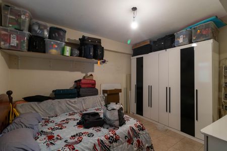 Casa à venda com 256m², 4 quartos e 2 vagasEdícula - Quarto