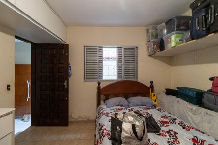 Casa à venda com 256m², 4 quartos e 2 vagasEdícula - Quarto