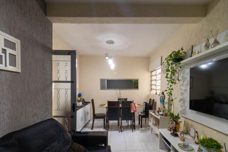 Casa à venda com 256m², 4 quartos e 2 vagasSala