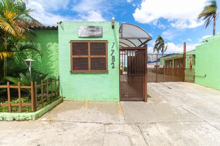 Apartamento para alugar com 44m², 2 quartos e 1 vaga Apartamento para alugar com 44m², 2 quartos e 1 vagaFachada