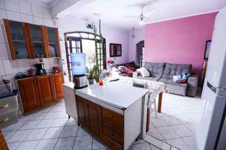 Casa à venda com 270m², 4 quartos e 3 vagasCozinha