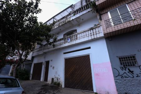 Casa à venda com 270m², 4 quartos e 3 vagasFachada