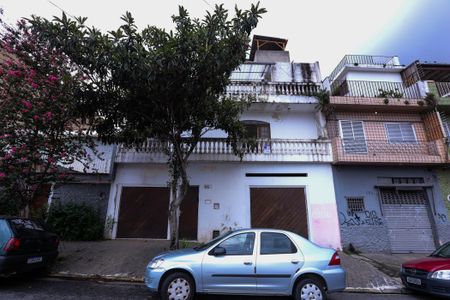 Casa à venda com 270m², 4 quartos e 3 vagasFachada