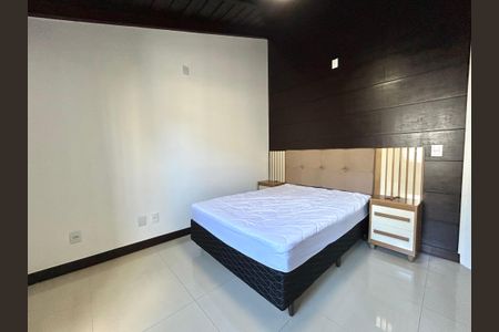 Quarto de apartamento para alugar com 1 quarto, 102m² em Centro, Florianópolis
