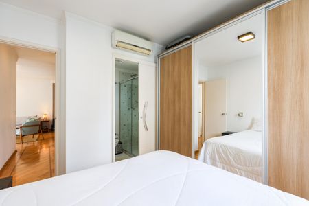 Apartamento à venda com 75m², 2 quartos e 2 vagas Apartamento à venda com 75m², 2 quartos e 2 vagasSuíte