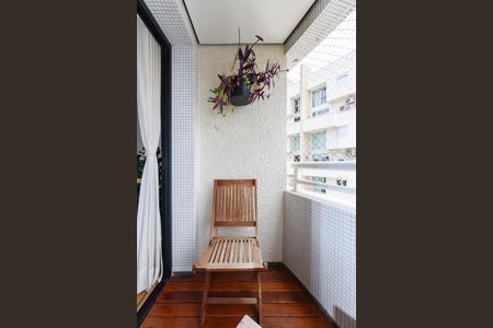 Apartamento à venda com 75m², 2 quartos e 2 vagas Apartamento à venda com 75m², 2 quartos e 2 vagasVaranda da Sala