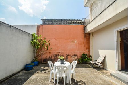 Casa à venda com 100m², 2 quartos e 1 vagaQuintal