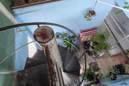 Apartamento para alugar com 220m², 3 quartos e sem vagaEscada