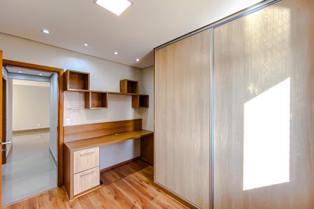Apartamento à venda com 82m², 3 quartos e 2 vagas Apartamento à venda com 82m², 3 quartos e 2 vagasSuíte