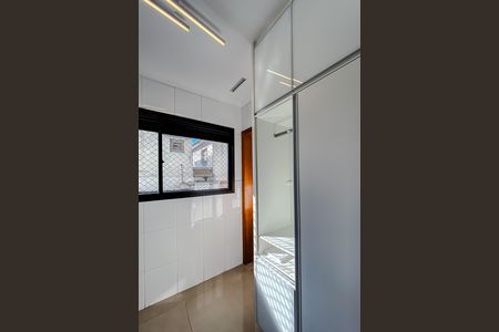 Apartamento à venda com 82m², 3 quartos e 2 vagas Apartamento à venda com 82m², 3 quartos e 2 vagasÁrea de serviço