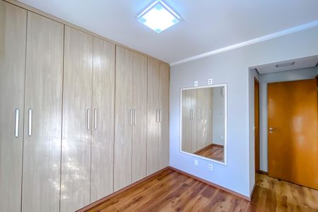 Apartamento à venda com 82m², 3 quartos e 2 vagas Apartamento à venda com 82m², 3 quartos e 2 vagasQuarto 2