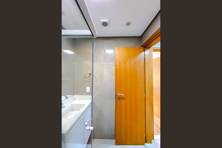 Apartamento à venda com 82m², 3 quartos e 2 vagas Apartamento à venda com 82m², 3 quartos e 2 vagasBanheiro da Suíte