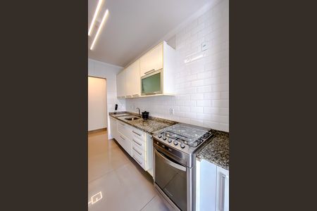 Cozinha de apartamento à venda com 3 quartos, 82m² em Vila Bertioga, São Paulo