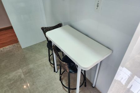 Apartamento à venda com 53m², 2 quartos e 2 vagasCozinha 