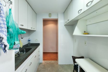 Apartamento à venda com 53m², 2 quartos e 2 vagasCozinha 